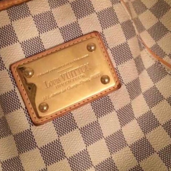 Louis Vuitton Tote - Picture 2 of 8